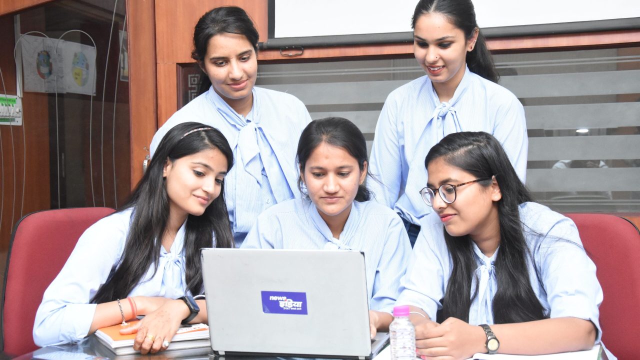 pexels-biyani-girls-college-701394465-18067562